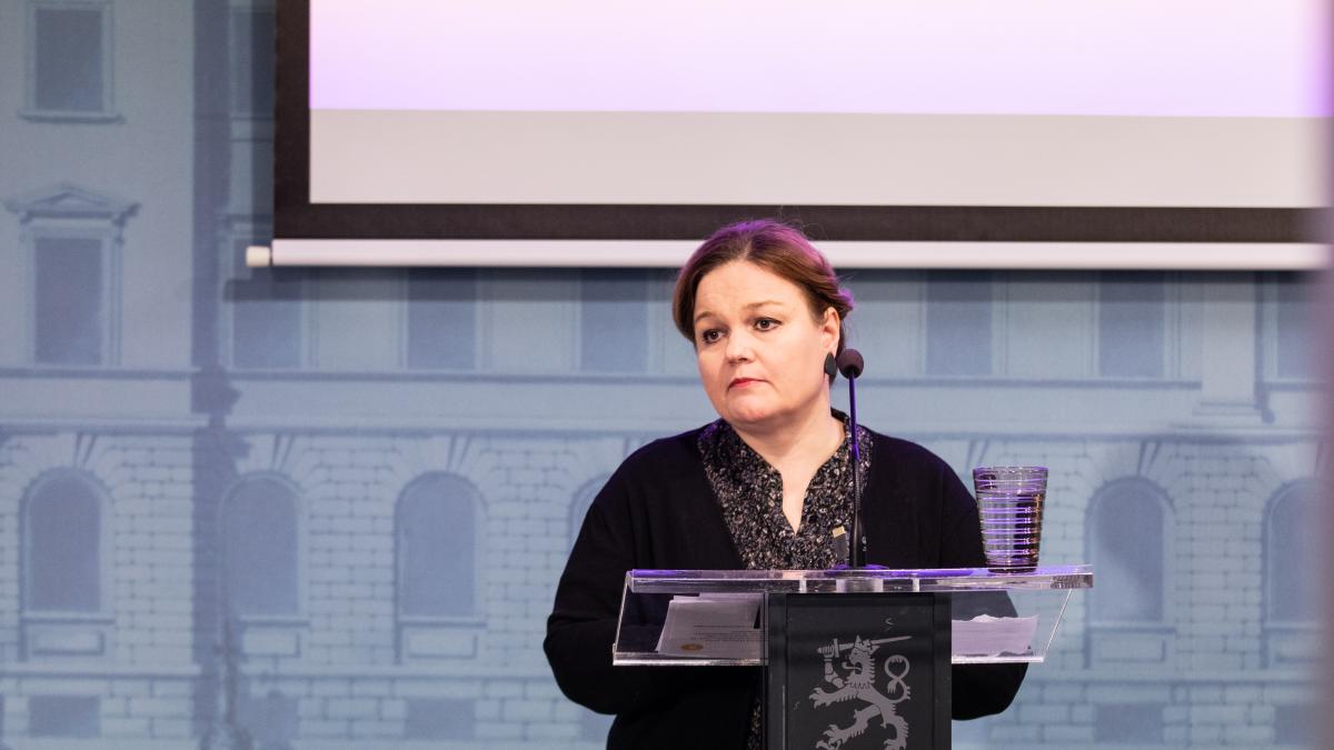 Kuvassa ministeri Kiuru